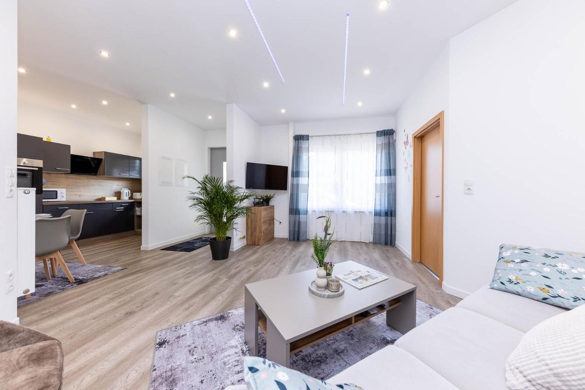 Neu I Ferienwohnung Jasmin Андернах Екстер'єр фото