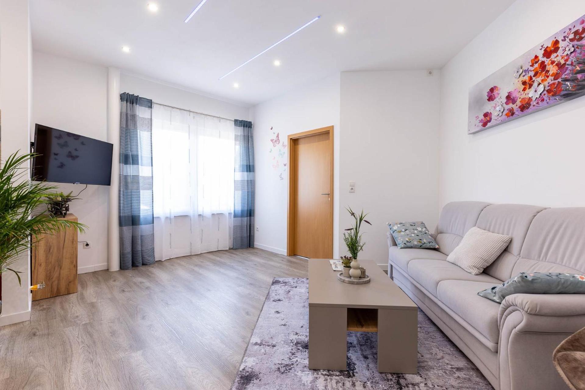Neu I Ferienwohnung Jasmin Андернах Екстер'єр фото